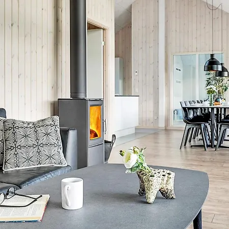 5 Star In Idestrup Bøtø By